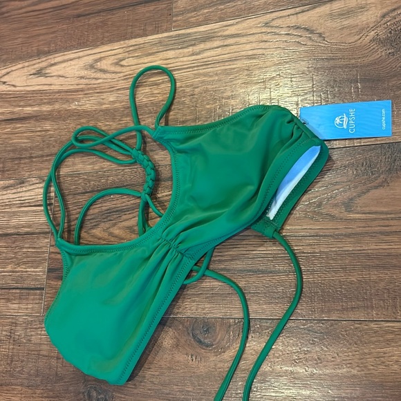 Cupshe binkin top new! - Picture 1 of 2